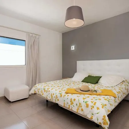 Puerto Del Carmen Sleeps 6 Air Con Wifi بويرتو ذيل كارمين