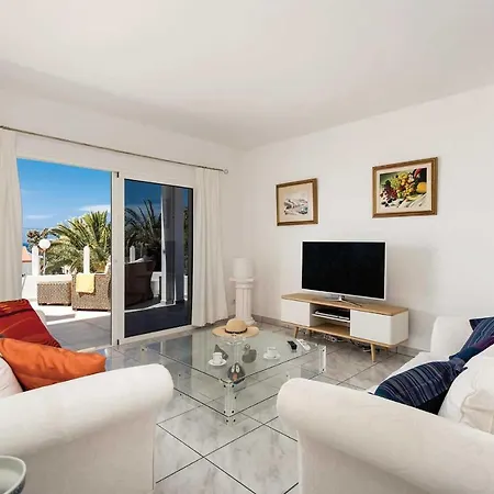 Вилла Puerto Del Carmen Sleeps 6 Air Con Wifi